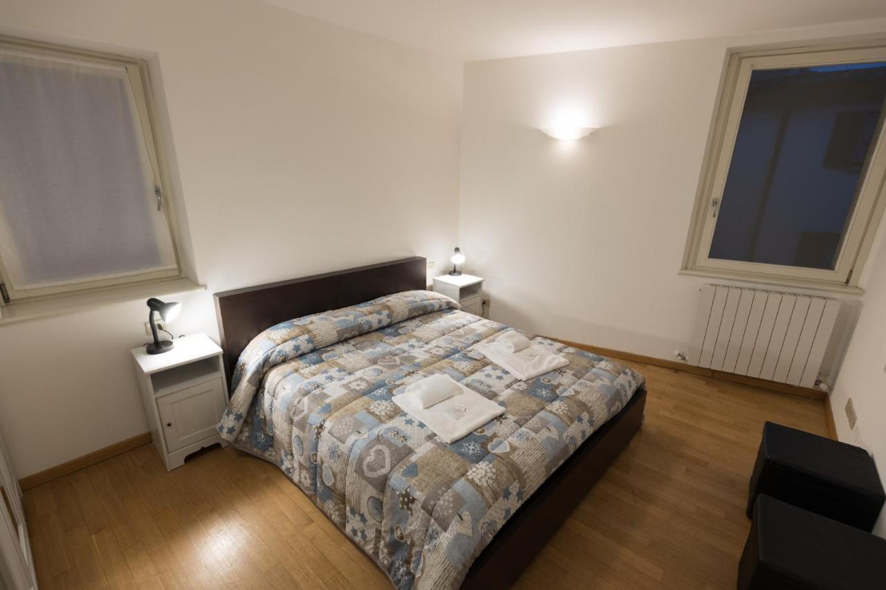 Casa Piazza Del Porto Villa Lovere Buitenkant foto